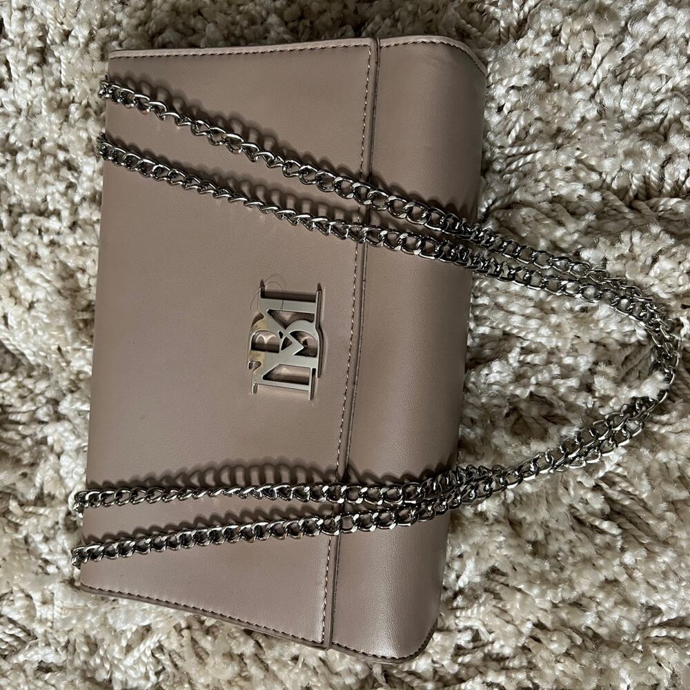 badgley mischka leather handbag purse neutral beige silver chain
